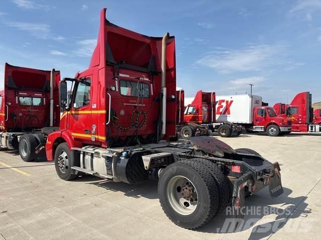 Volvo VNM Sattelzugmaschinen