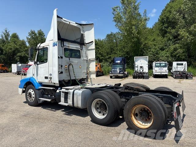 Volvo VNM Sattelzugmaschinen