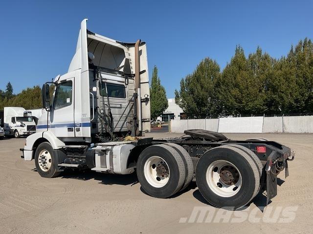 Volvo VNM Sattelzugmaschinen