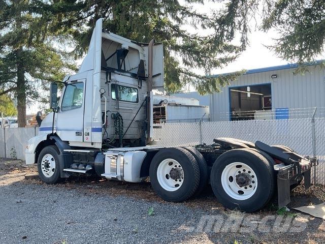 Volvo VNM Sattelzugmaschinen