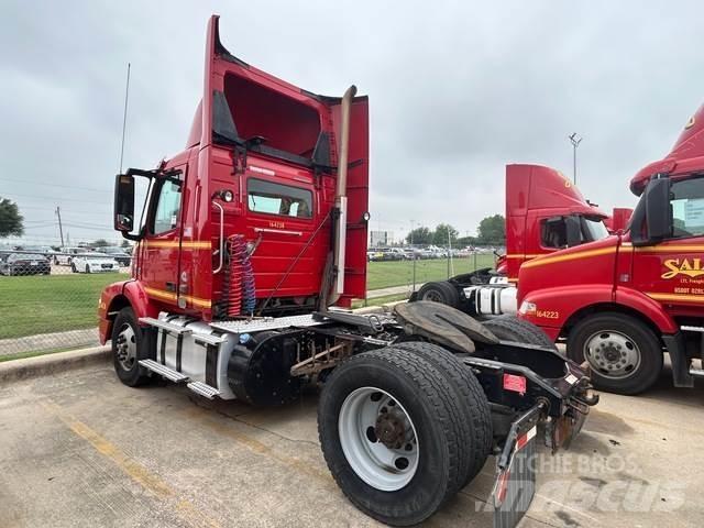 Volvo VNM42T Sattelzugmaschinen