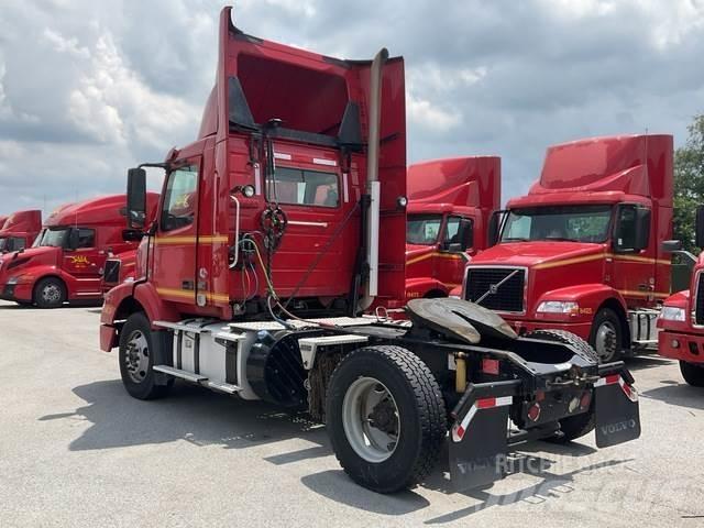 Volvo VNM42T Sattelzugmaschinen