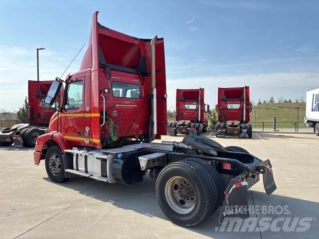 Volvo VNM42T Sattelzugmaschinen