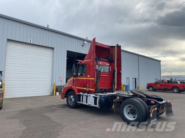 Volvo VNM42T Sattelzugmaschinen