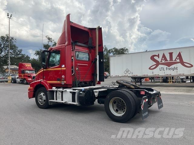 Volvo VNM42T Sattelzugmaschinen