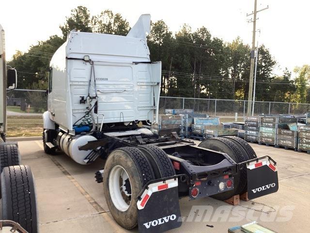 Volvo VNR64T Sattelzugmaschinen