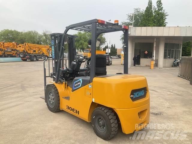 XCMG XCB30 Sonstige Baumaschinen
