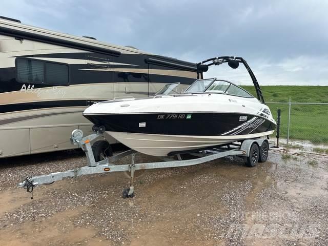  Yahama SX 230 Boote / Prahme
