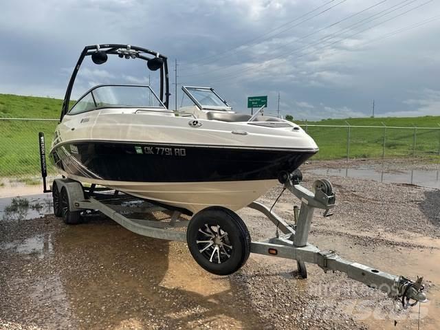  Yahama SX 230 Boote / Prahme