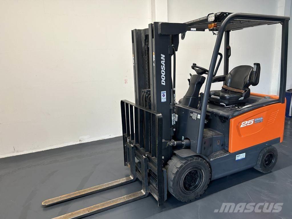Doosan B25S-7 Elektro Stapler