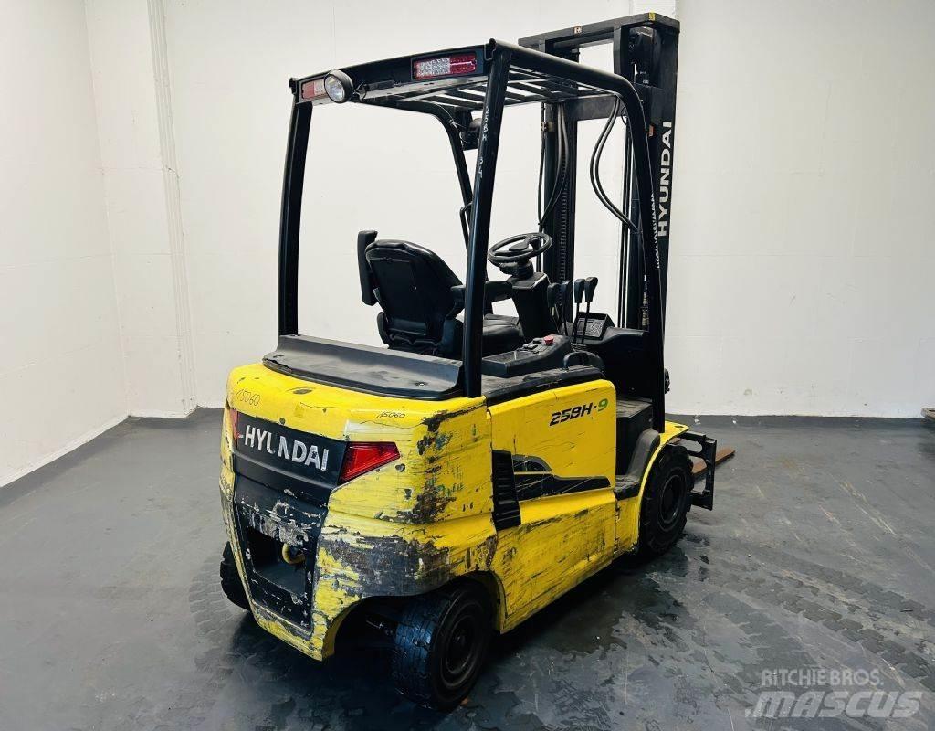 Hyundai 25BH-9 Elektro Stapler