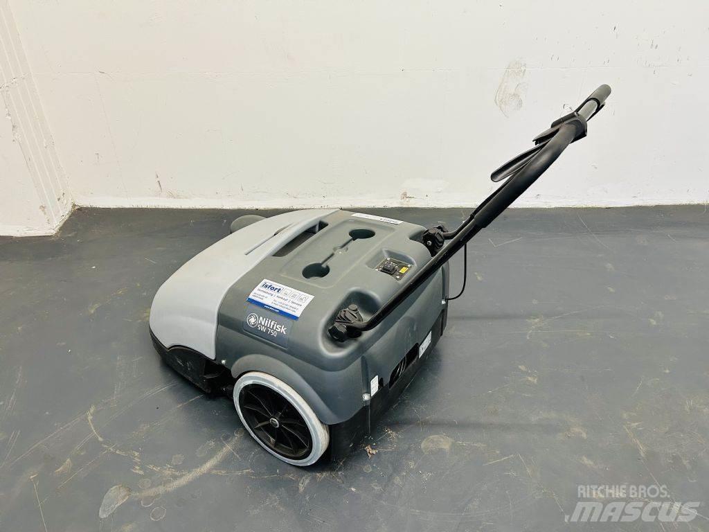 Nilfisk SW750 Kehrer