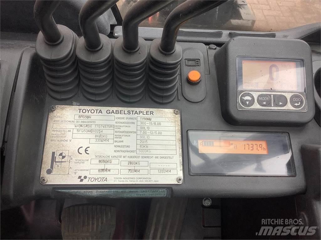 Toyota 8FG50N Gas Stapler