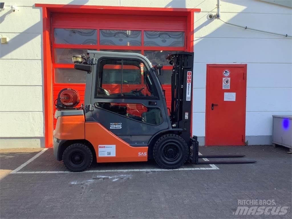 Toyota 8FGF25 Gas Stapler