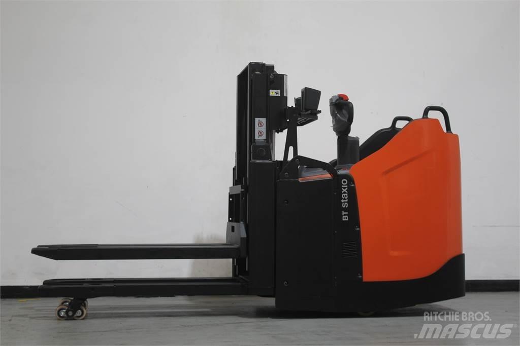 Toyota SPE200D Deichselstapler