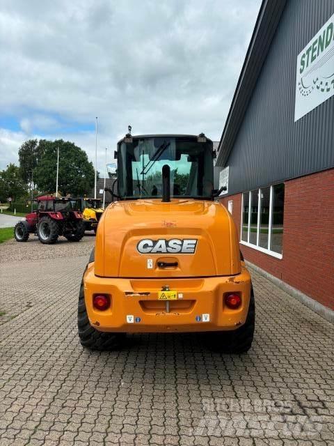 CASE 321 Radlader