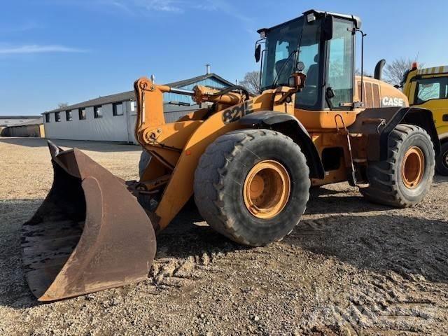 CASE 821E Radlader