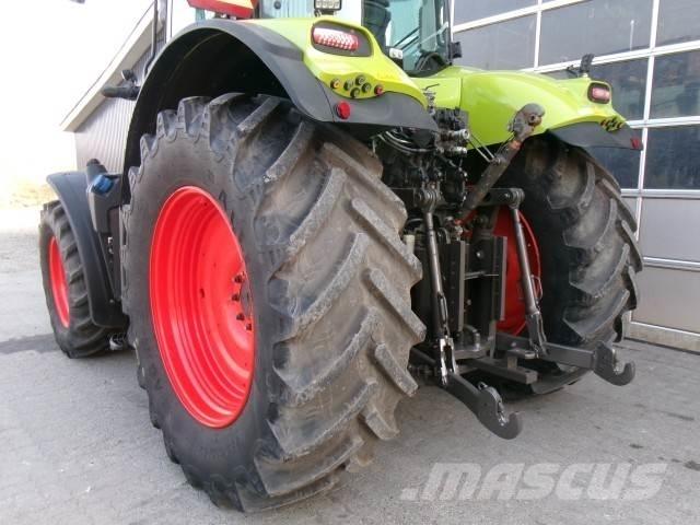 CLAAS AXION 800 Traktoren