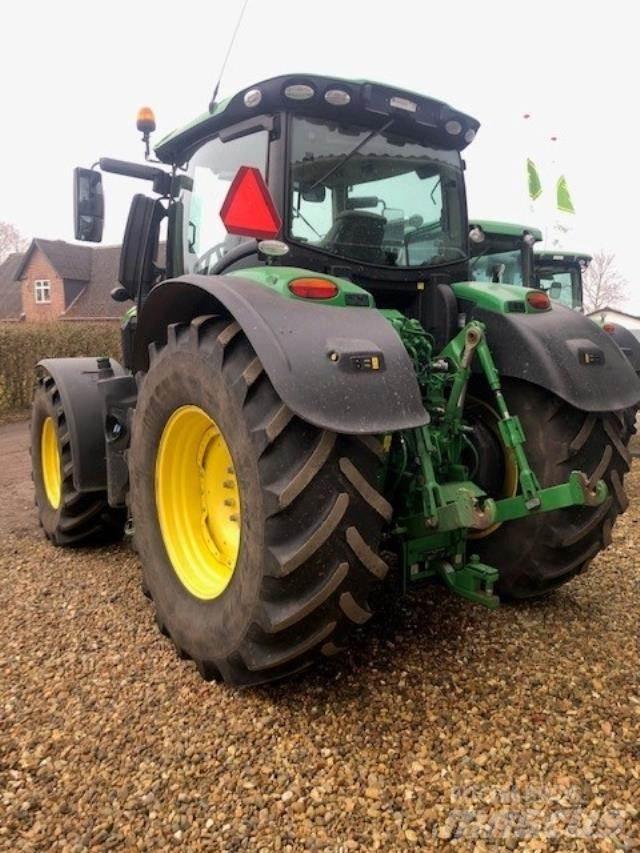 John Deere 6250R Traktoren