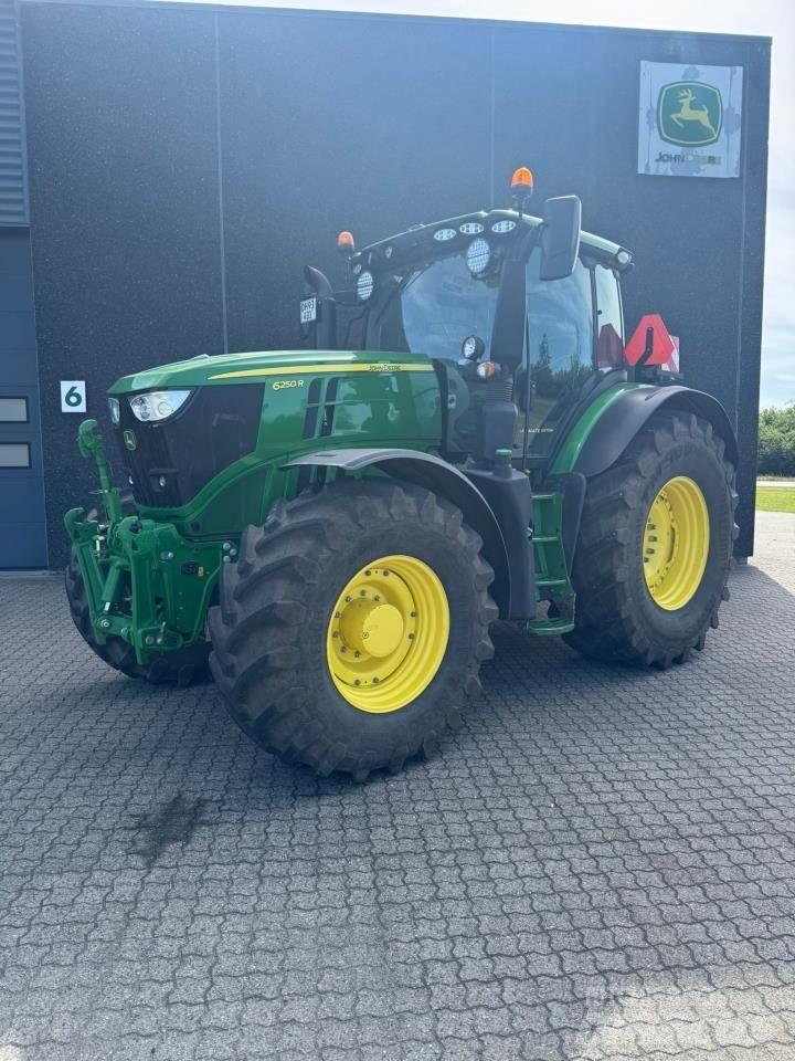 John Deere 6250R Traktoren