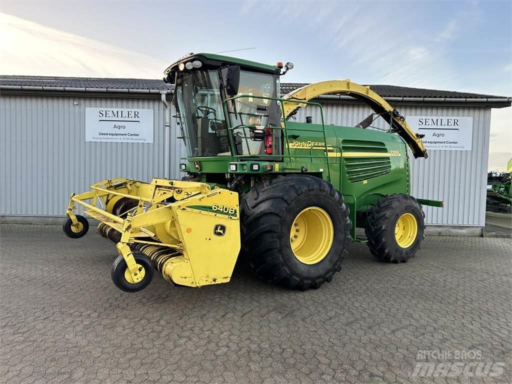 John Deere 7700 Feldhäcksler