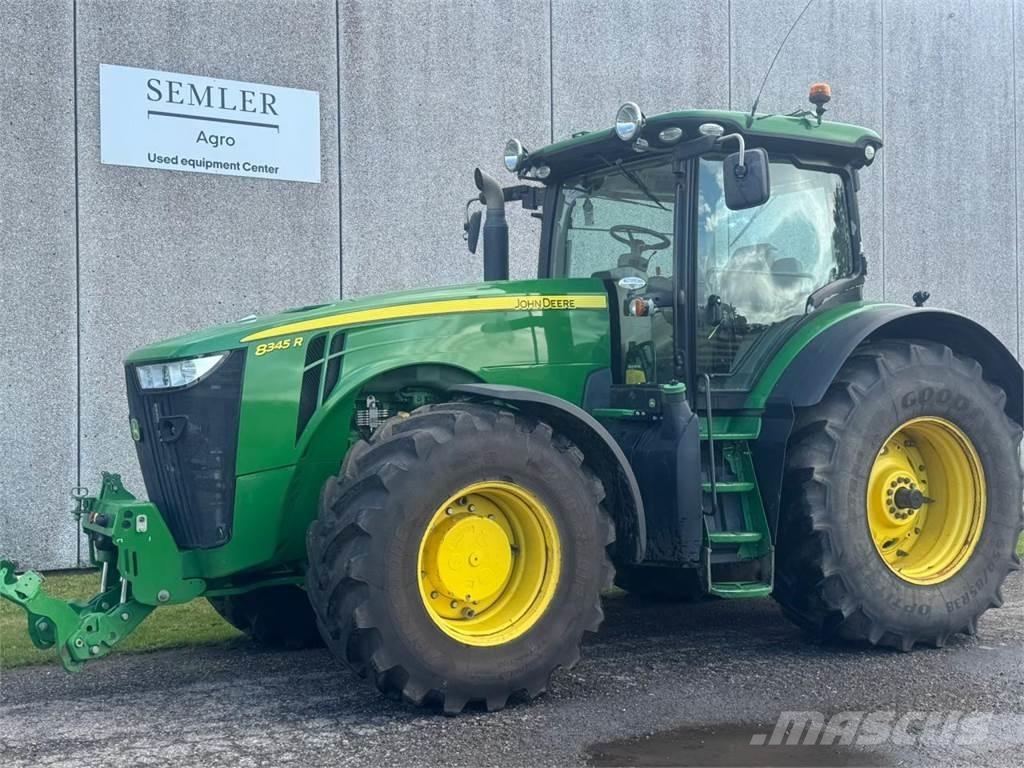 John Deere 8345R Traktoren