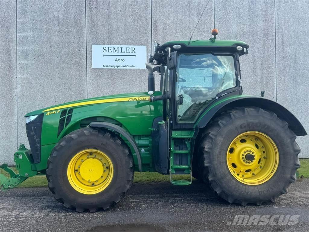John Deere 8345R Traktoren