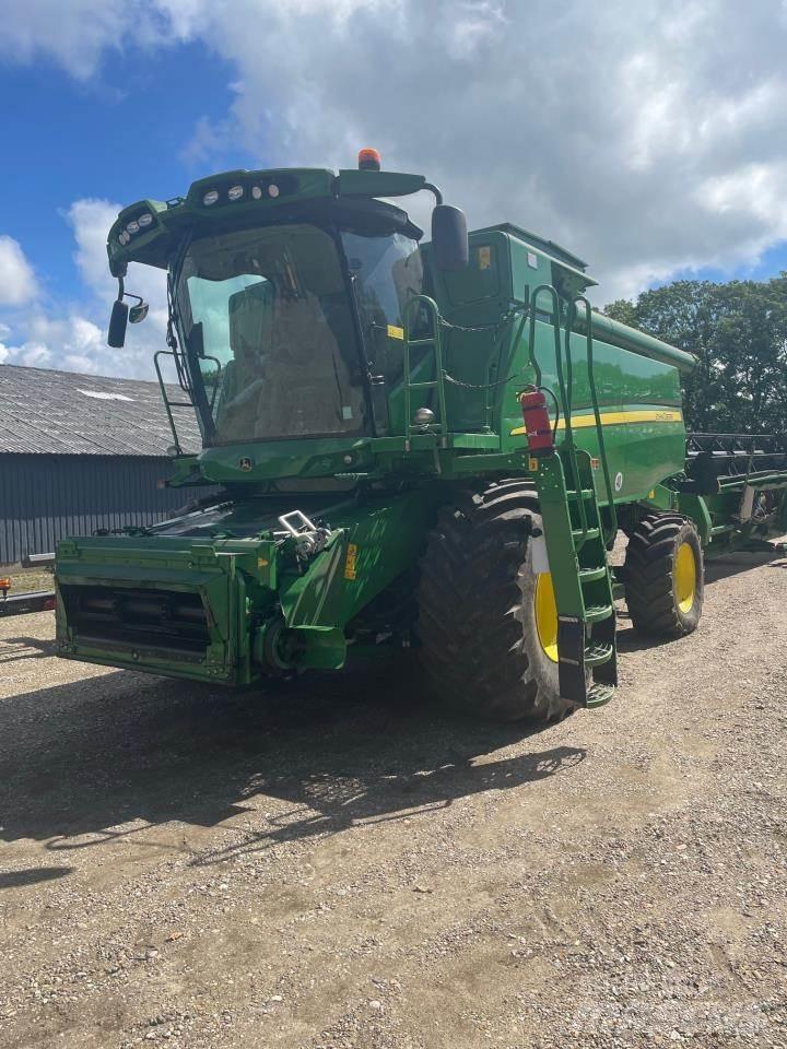 John Deere T670I Mähdrescher