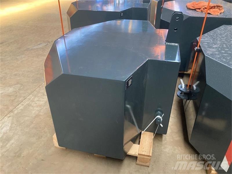  - - -  1800 KG Frontgewichte