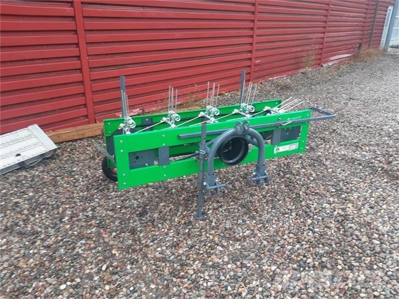  - - - HØ VENDER Kompakttraktor-Aufsätze