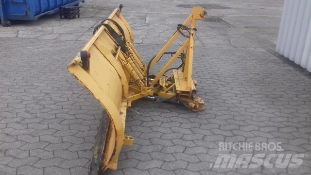  - - - 2.5 MTR Schneeschilde und -pflüge