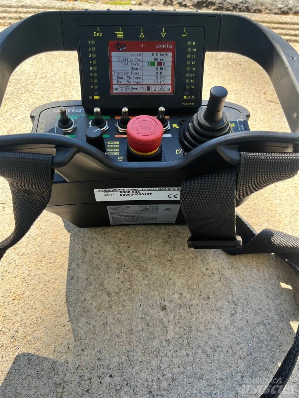 Agria 9600 Ballenschredder, -schneider und -wickler