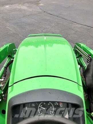 John Deere 3043D Traktoren