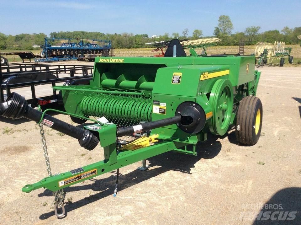 John Deere 348 Quaderpressen