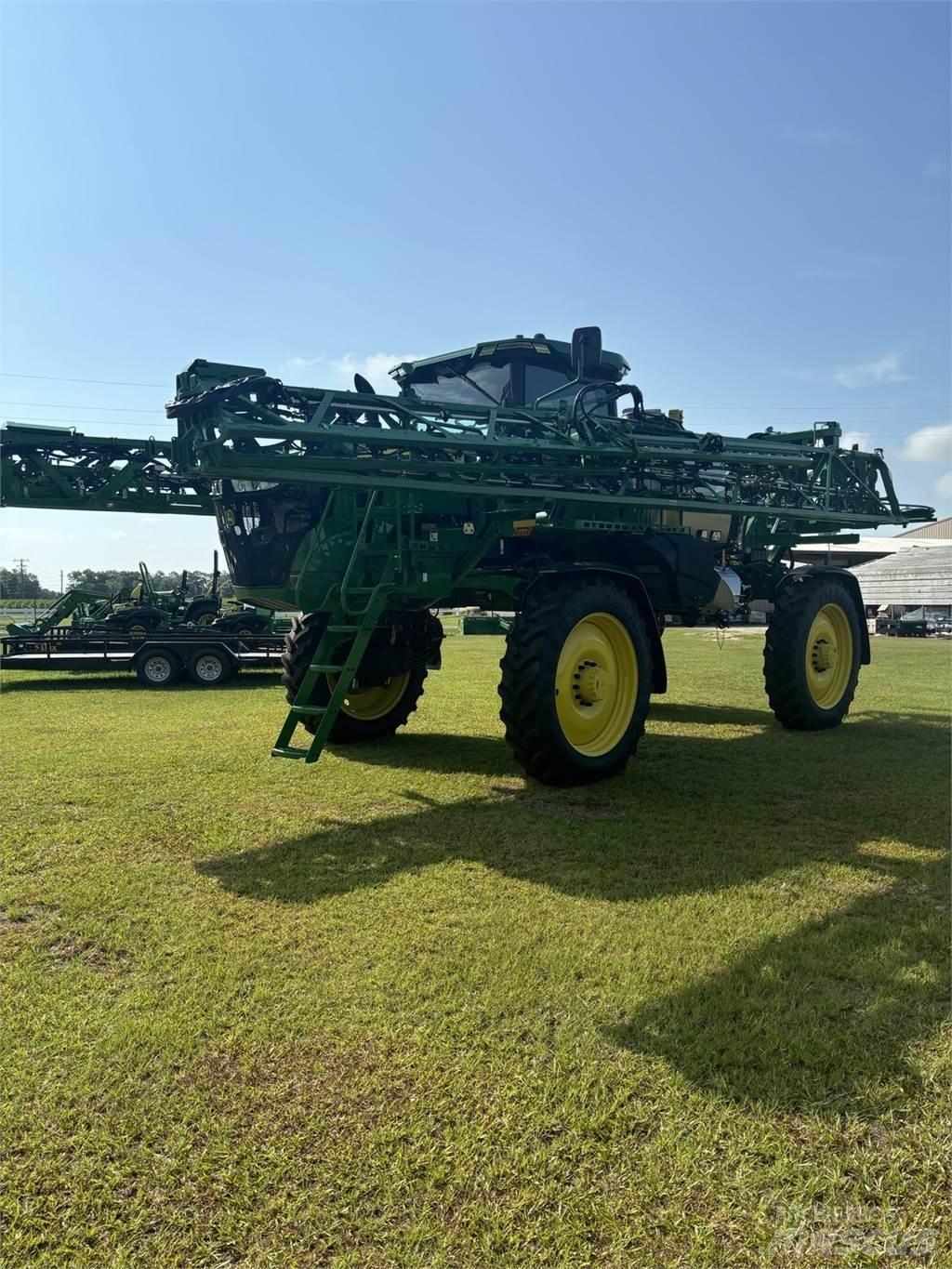 John Deere 410R Anhängespritzen
