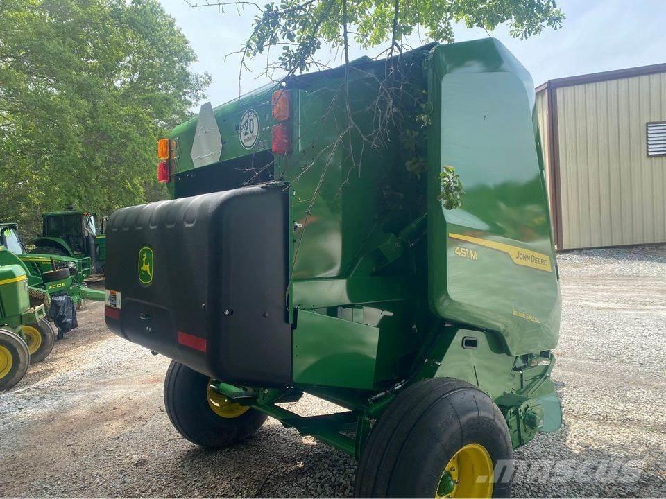 John Deere 451M Rundballenpressen