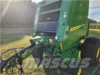 John Deere 451M Rundballenpressen