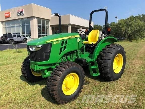 John Deere 5045E Traktoren