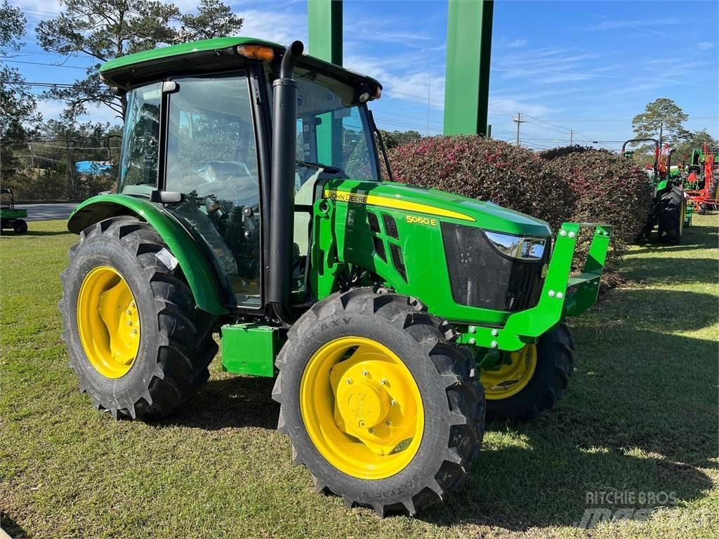 John Deere 5060E Traktoren