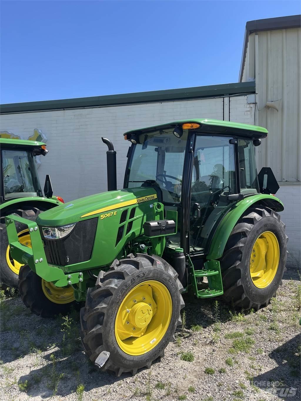 John Deere 5067E Traktoren