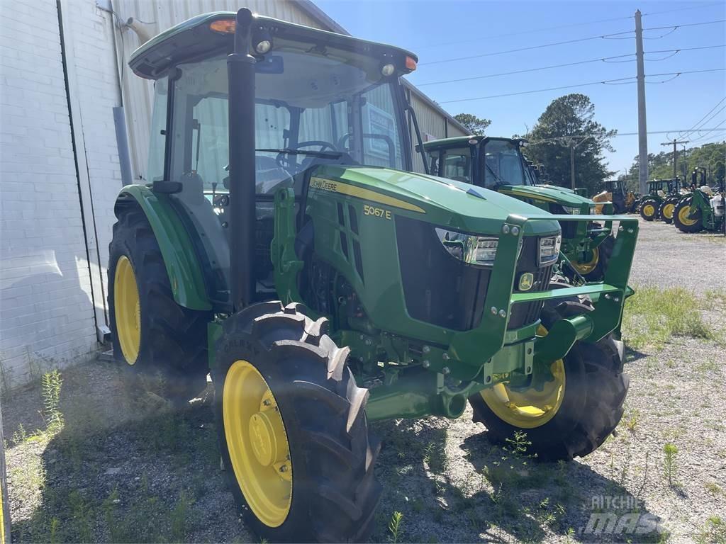 John Deere 5067E Traktoren