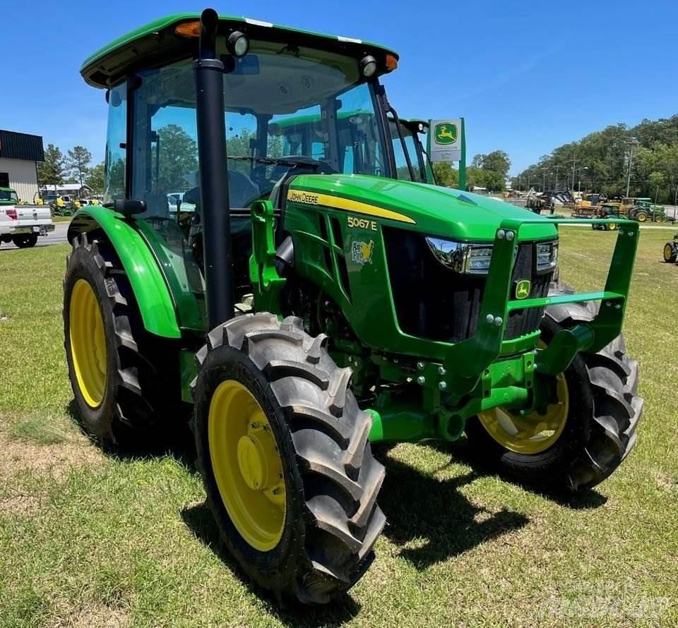 John Deere 5067E Traktoren