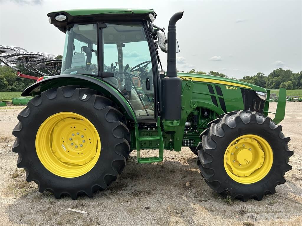 John Deere 5120M Traktoren