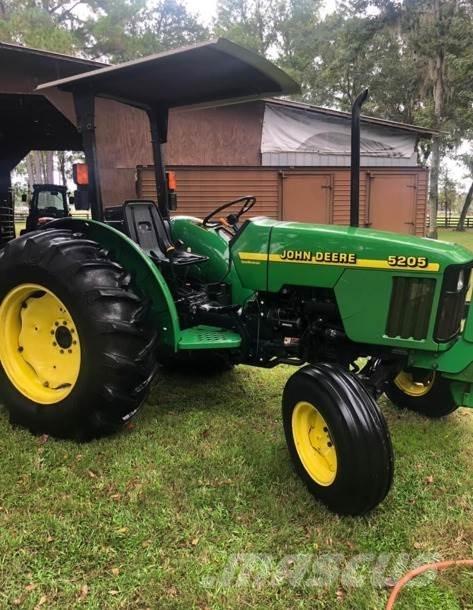 John Deere 5205 Traktoren