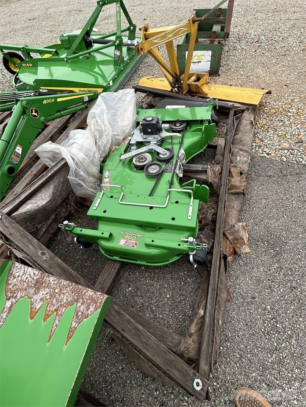John Deere 60D Mäher