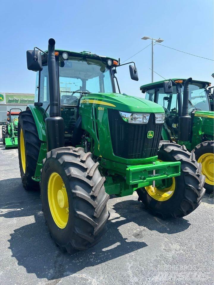 John Deere 6105E Traktoren