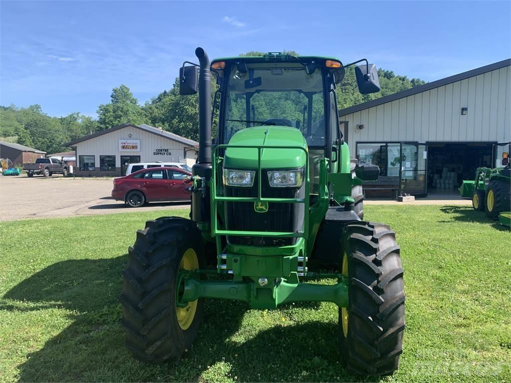 John Deere 6120E Traktoren