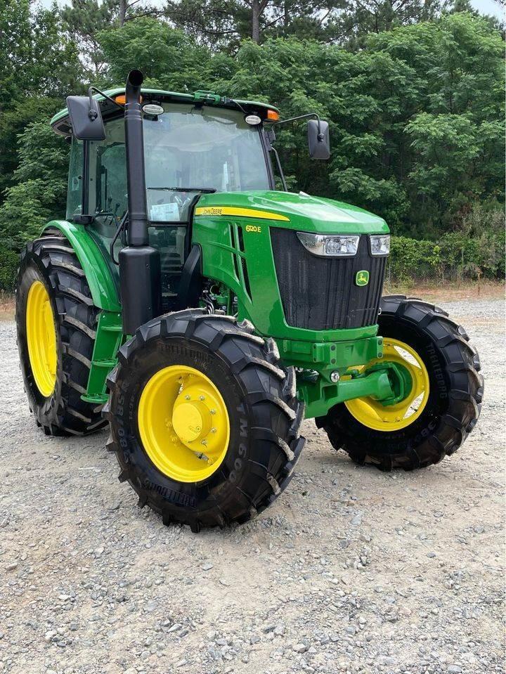 John Deere 6120E Traktoren