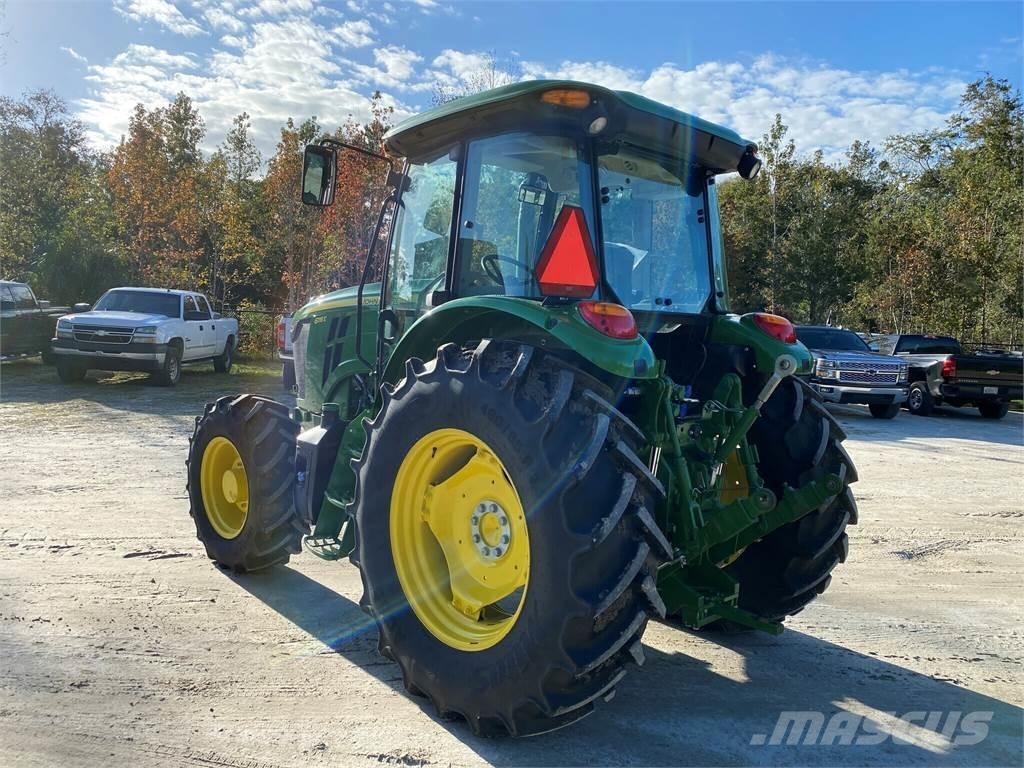 John Deere 6135E Traktoren