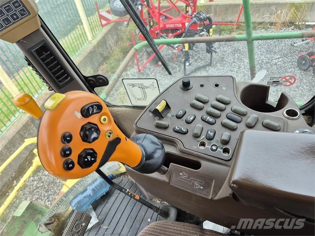 John Deere 7300 Feldhäcksler